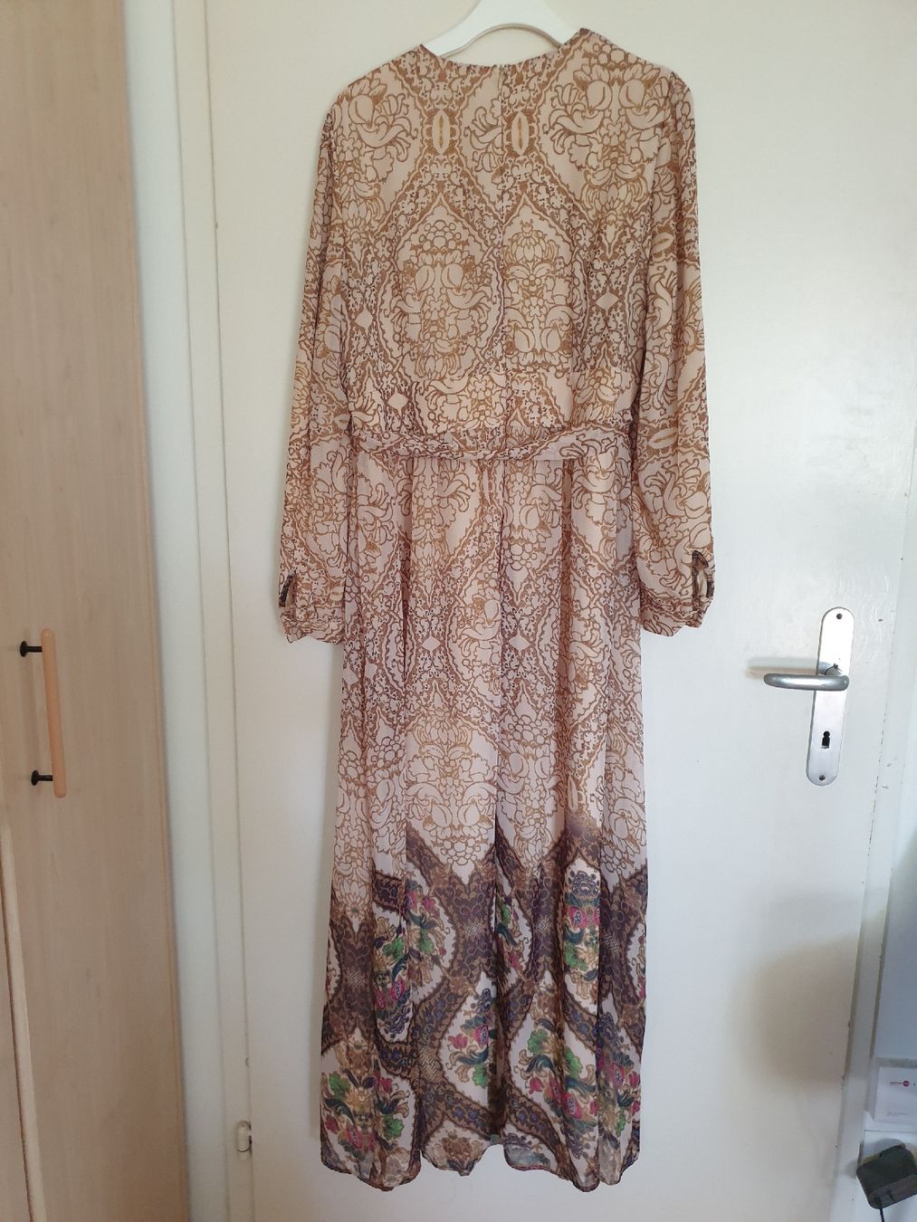 Vestiti: Kleid – Usato da Wettingen venduto da fis_lg9z 1