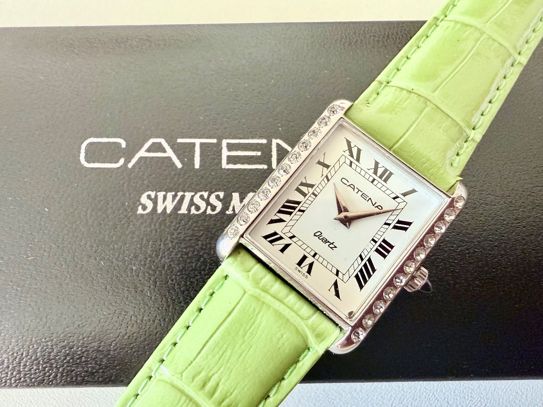 Orologi: CATENA "Tank" type, MEDIUM, Acier & Brillants, Quartz, Swiss – Nuovo e nell'imballaggio originale da Le Mont-sur-Lausanne venduto da LycaGallery 7