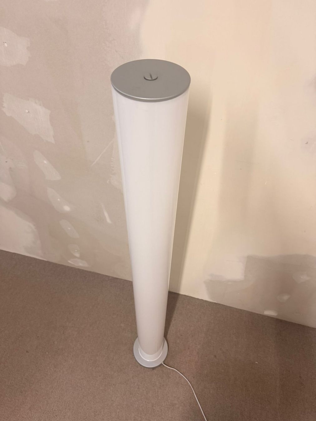 Lampade: Moderne Röhren Stehlampe Säule Stehleuchte – Usato da Rickenbach ZH venduto da Der-Insider 7