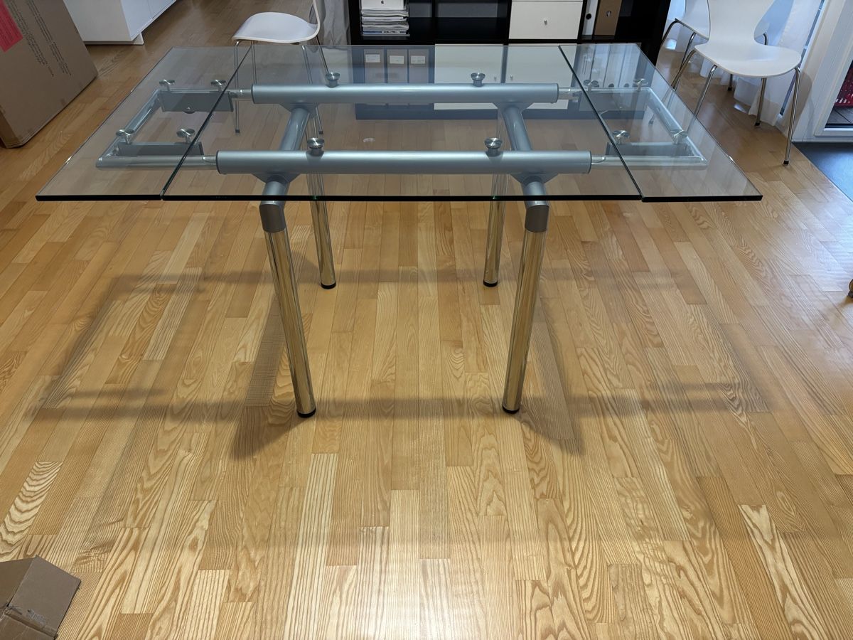 Tavoli: Extendable glass table – Usato da Zürich venduto da Allegra14 1