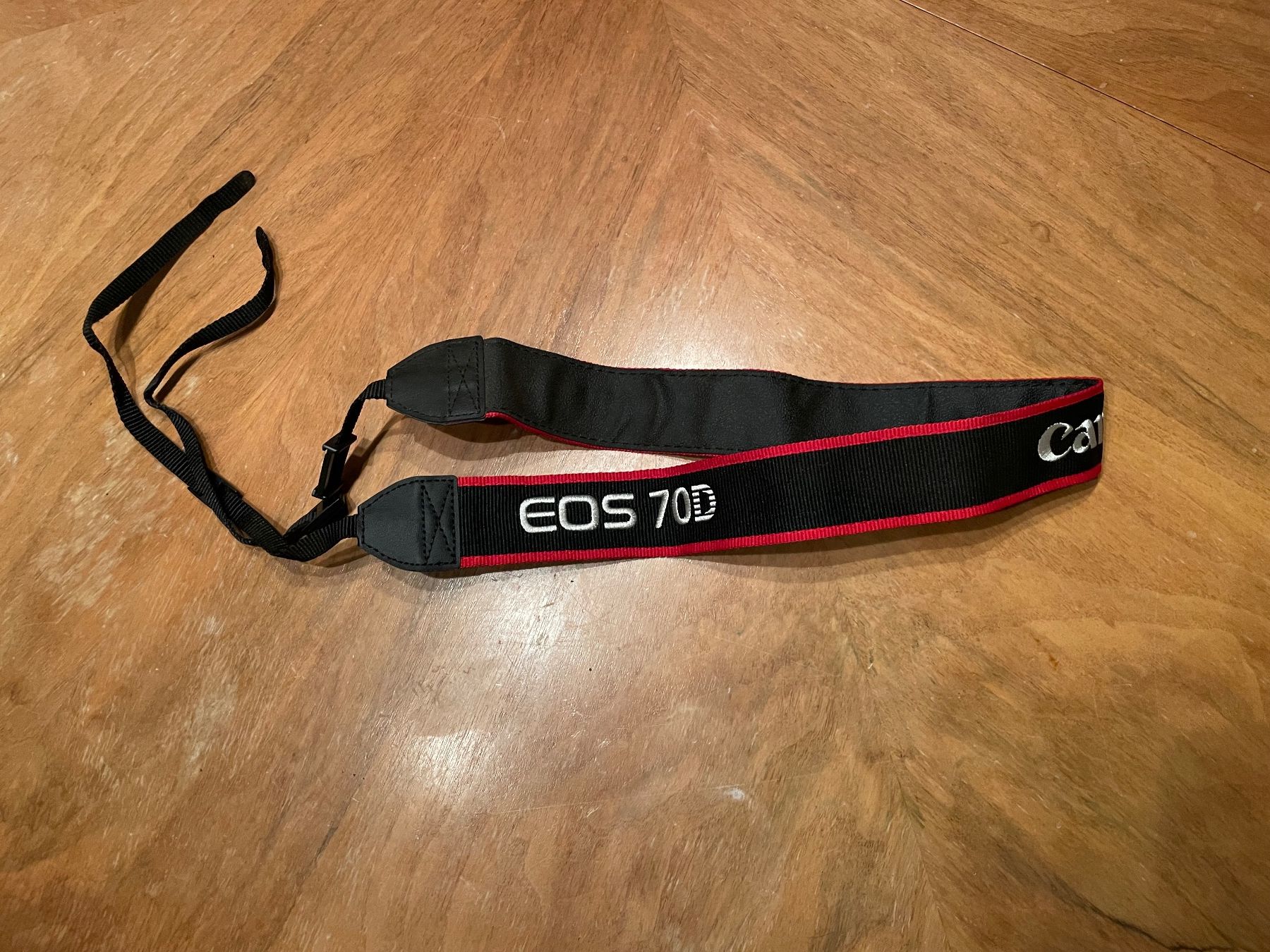 Canon Altri Accessori: Neuer Canon EOS 70D Kameragurt – Usato da Obergerlafingen venduto da bas_b7v6 2