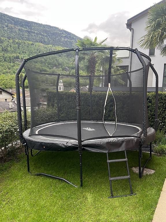 Salta Trampolini: Trampolino "Salta Trampolines" – Usato da Brè sopra Lugano venduto da micheleschmid