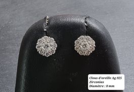 Clous d'oreille mini fleur Argent 925 et zircons