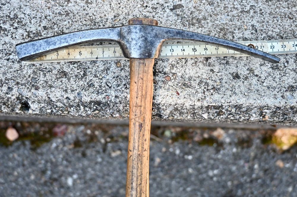 antiker GEOLOGEN - PICKEL ? geschmiedet Länge 26cm (Gebraucht) in ...