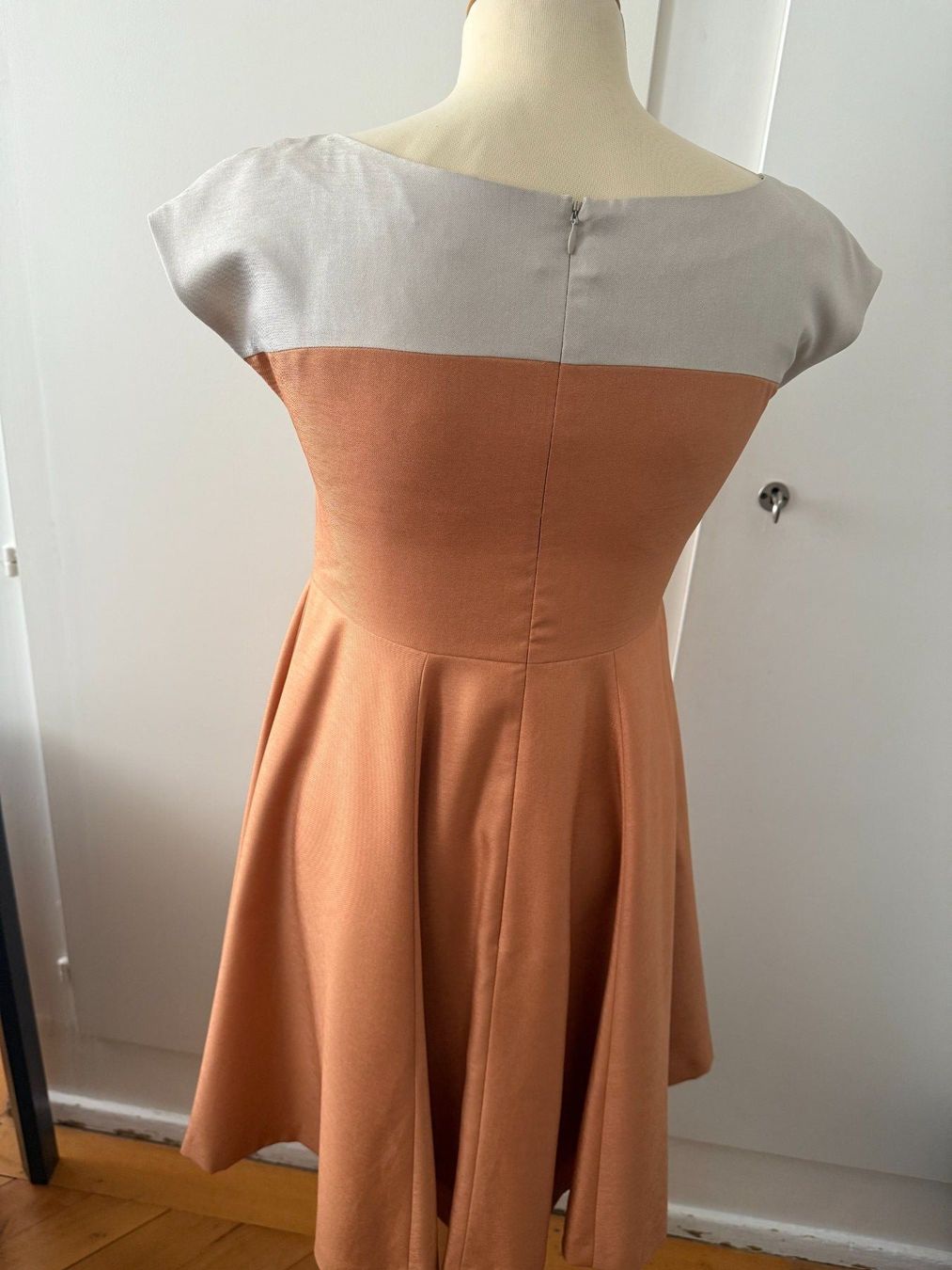 Kleider: Robe d'été /robe d'occasion – Neu (gemäss Beschreibung) aus Le Locle von tchanatakoua 4