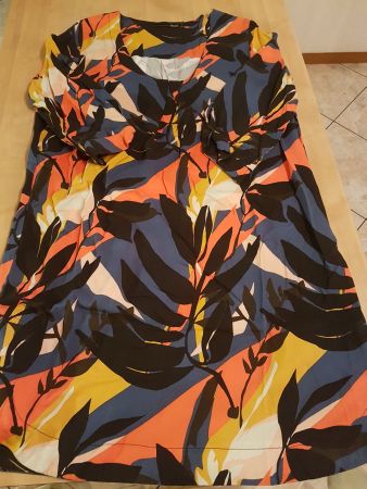 Robe col en rond taille 38 marque Trend