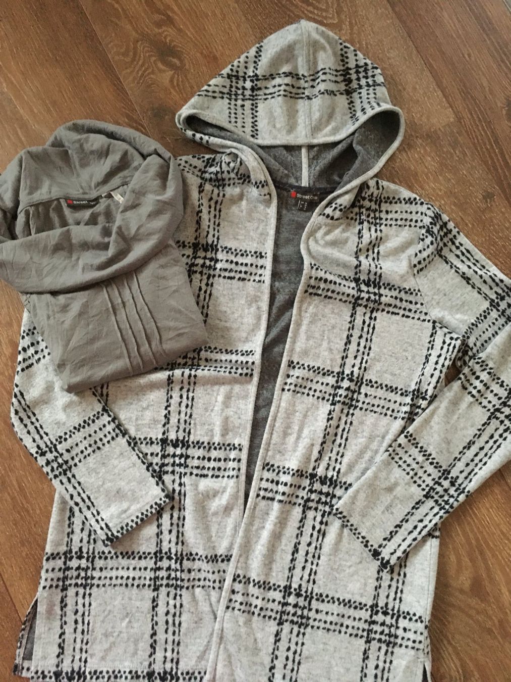 Lotti di vestiti: Kleiderset Street One Gr.36 – Usato da Muotathal venduto da robin40 6
