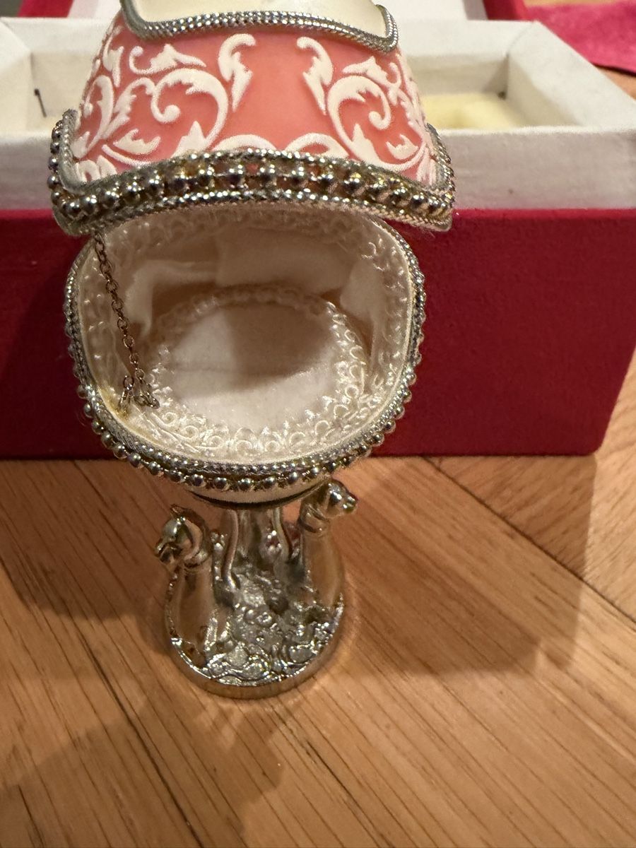 Coffrets à bijoux: boîte à bijoux en forme d'œuf – D'occasion à Echallens par leo_dk2d 5