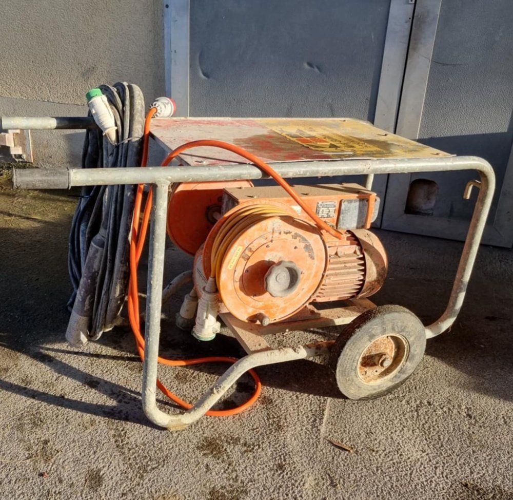 Tutte le macchine: Beton Vibrator – Usato da Besenbüren venduto da StellavomTinkerhof 6