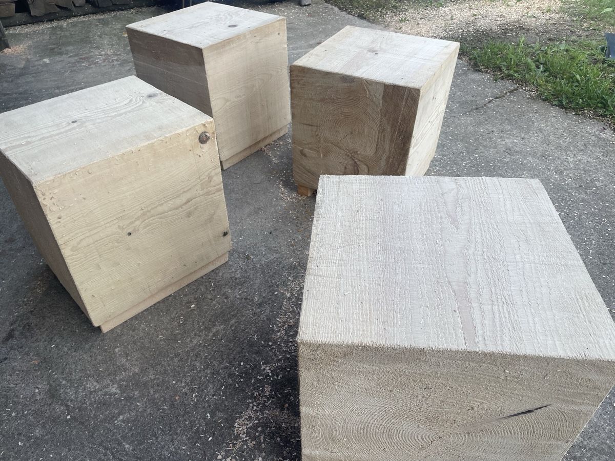 Sgabelli: Hocker / Stuhl aus vollem Holz – Usato da Au TG venduto da and_k8st 2