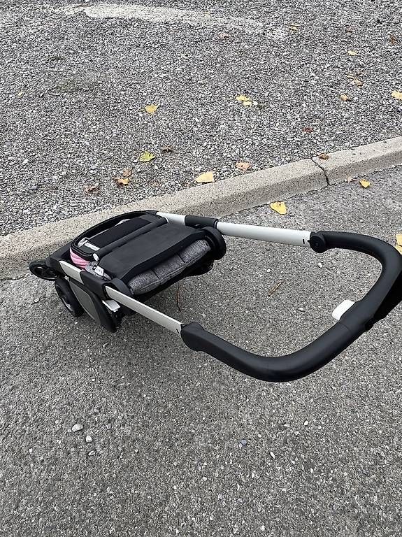 Bugaboo Carrozzine: Bugaboo Ant  poussette compacte cabine avion  set complet – Usato da Villeneuve VD venduto da ana_jd9j 4