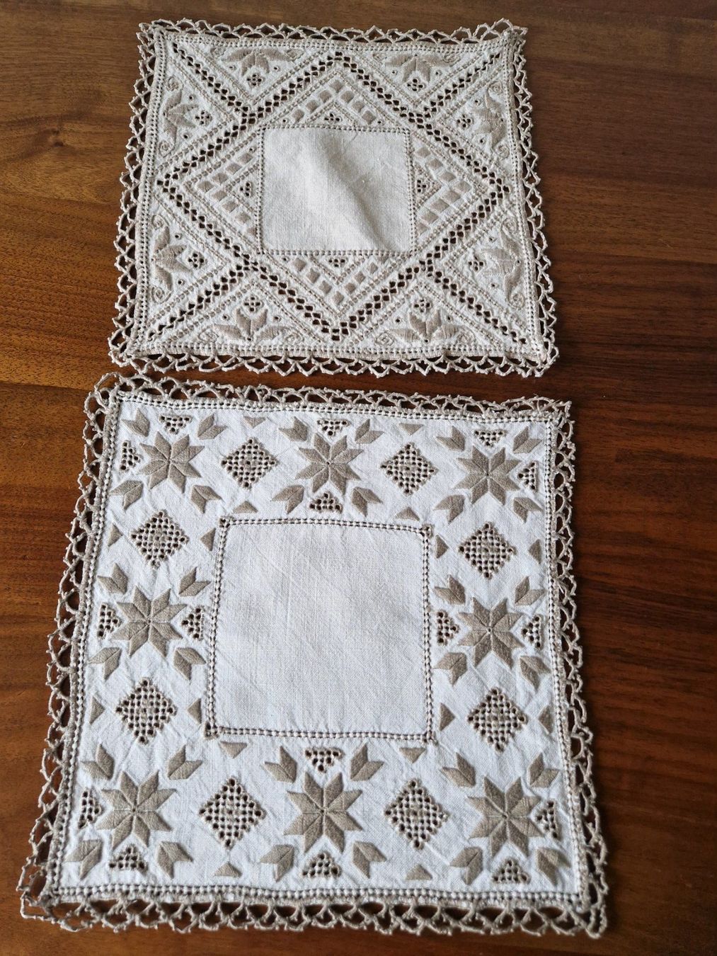 Altra biancheria da tavola: 2 Leinendeckeli mit Stickerei – Nuovo (secondo la descrizione) da Bern venduto da Antikbatik 1