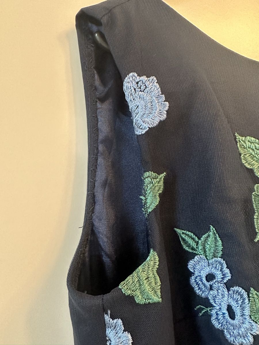Vestiti: Blumenkleid – Usato da Adlikon venduto da Chbu84 1