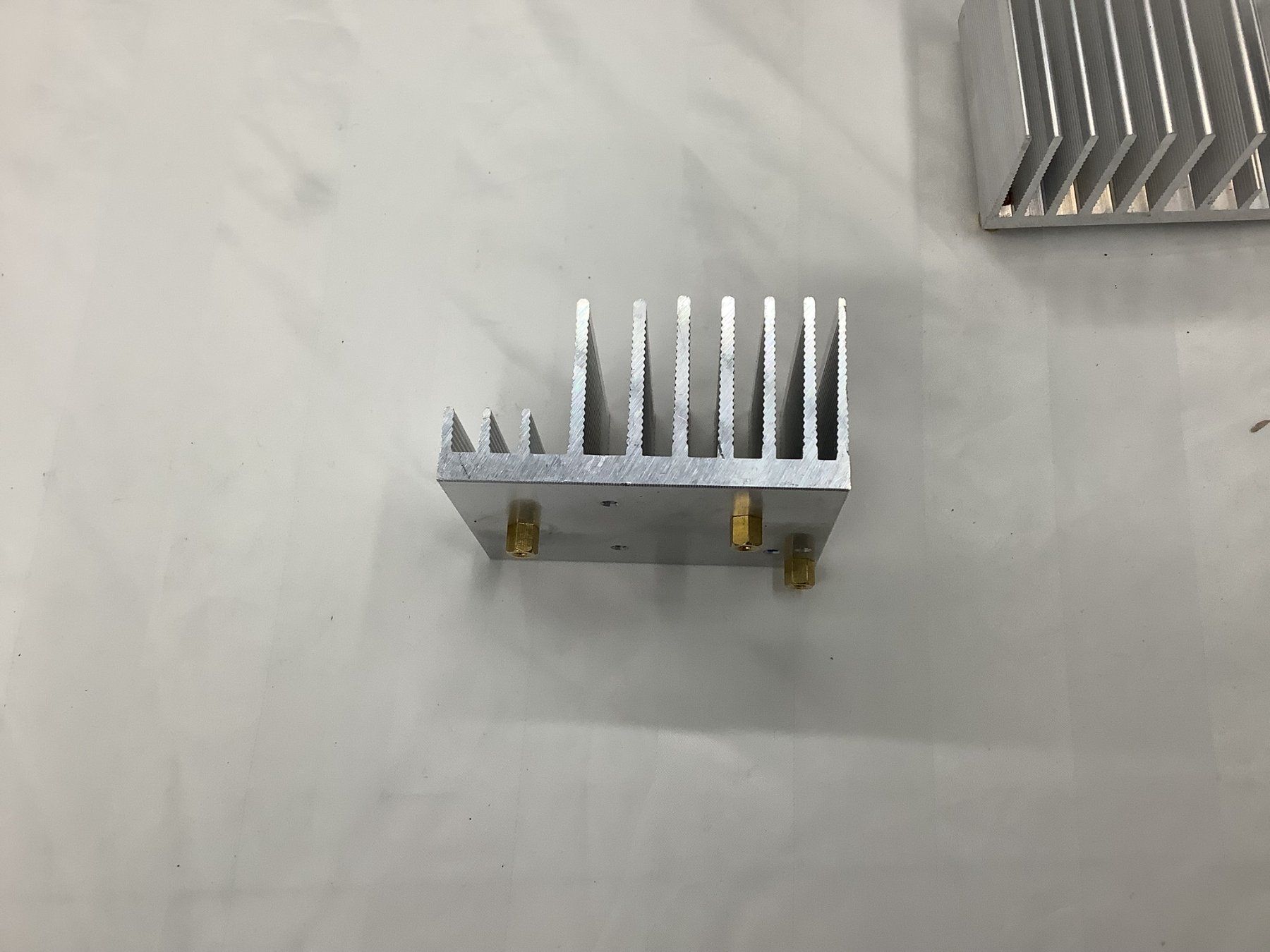 Componenti elettronici: KÜHLKÖRPER ALUMINIUM – Usato da Glarus venduto da Mdelphi 5
