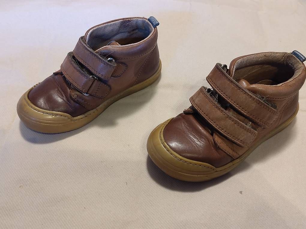 Schuhe für Jungen: Chaussures enfant Benjie taille 25 – Gebraucht aus Veyrier von cec_2xq6 1