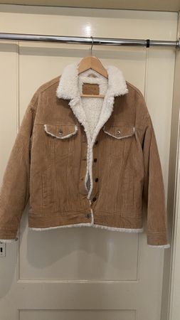 Flauschige Übergangsjacke