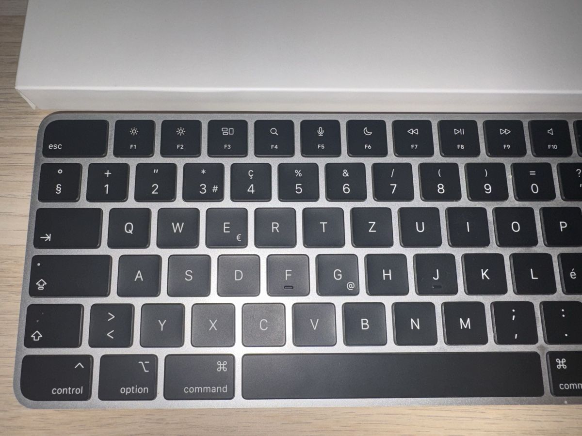 Apple Tastiere: Apple magic keyboard black with touch ID brandnew – Nuovo (secondo la descrizione) da Reinach BL venduto da joannis53 1