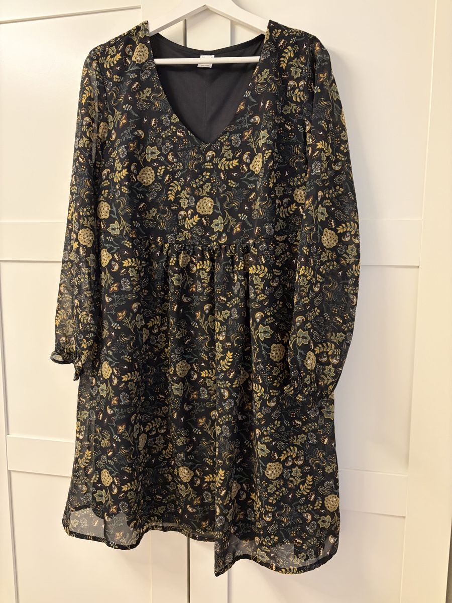 Vestiti: Schwarzes Kleid mit floralem Muster Gr 40 – Nuovo (secondo la descrizione) da Sevelen venduto da Ch_2026_1 1