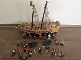 Playmobil Piratenschiff mit Figuren
