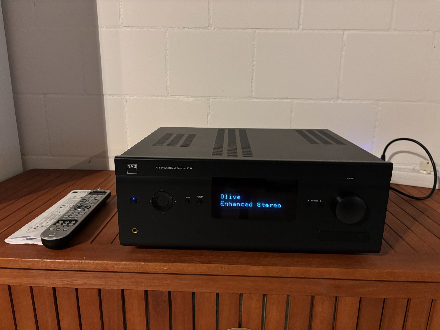 Nad Receiver: NAD T 757 A/V SURROUND SOUND RECEIVER – Gebraucht aus Berg TG von Volker-Kampfgarten