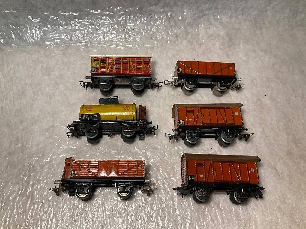 Märklin Modelleisenbahnen: Alte Wagen – Gebraucht aus Wald ZH von Sbbemilio
