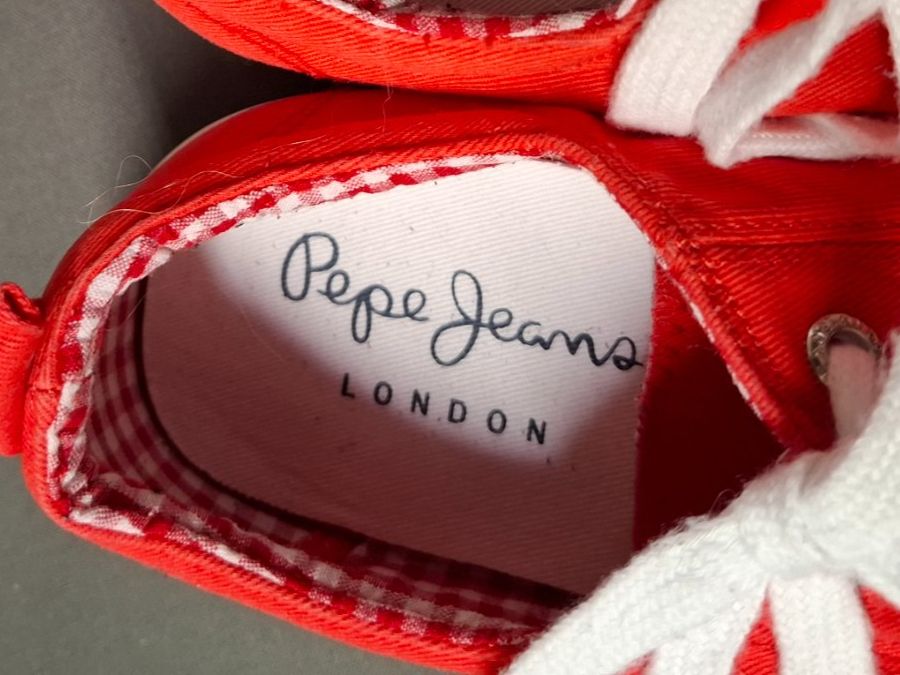 Pepe Jeans Scarpe da donna: Pepe Jeans Schuhe, Gr. 39, Rot – Usato da Selzach venduto da Sennemeitschi11 1