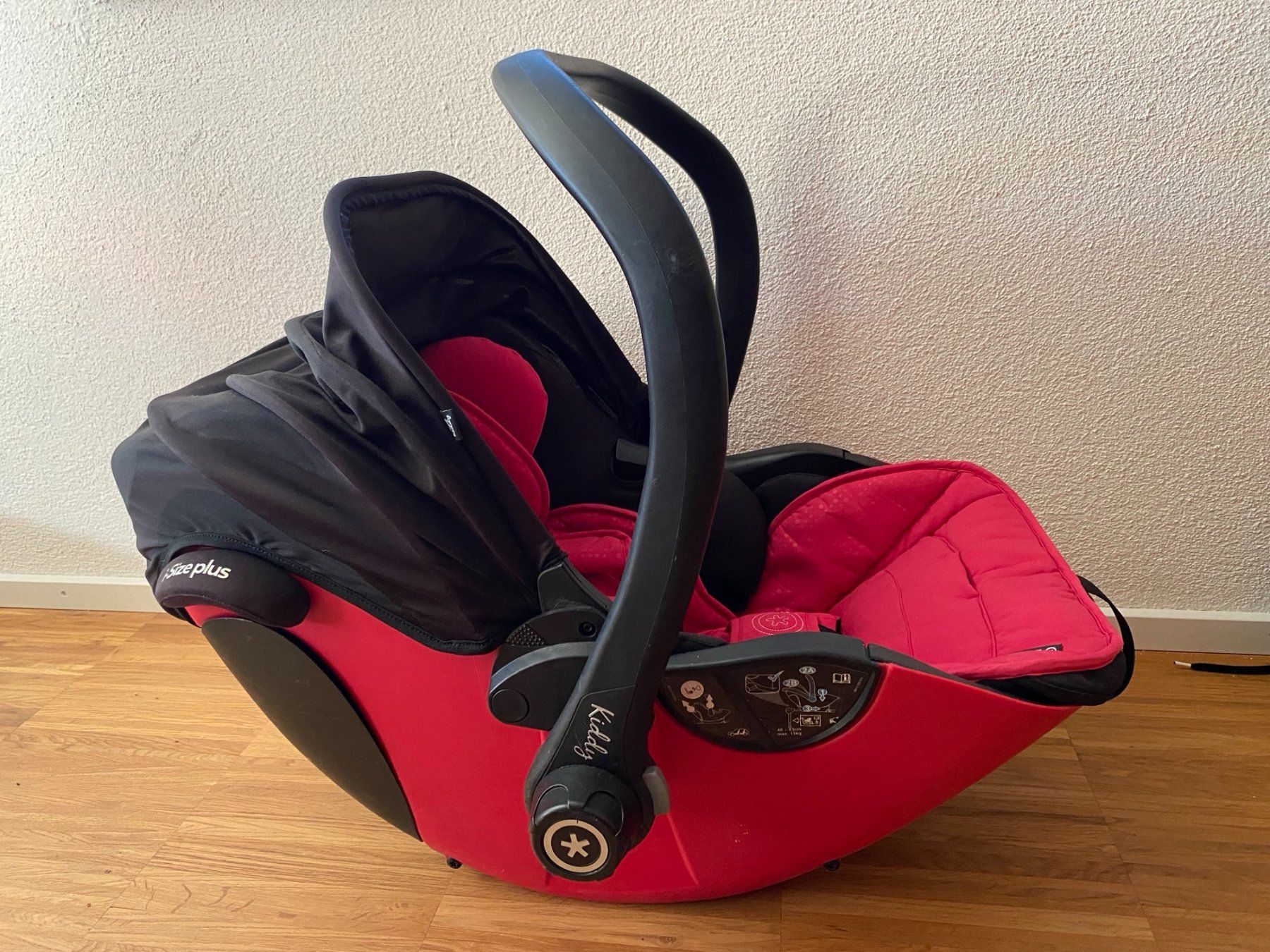 Kiddy Seggiolini per auto: Kiddy Evoluna i-Sitze 2 Babyschale mit Basisstation – Usato da Pfäffikon ZH venduto da Staeckle 1