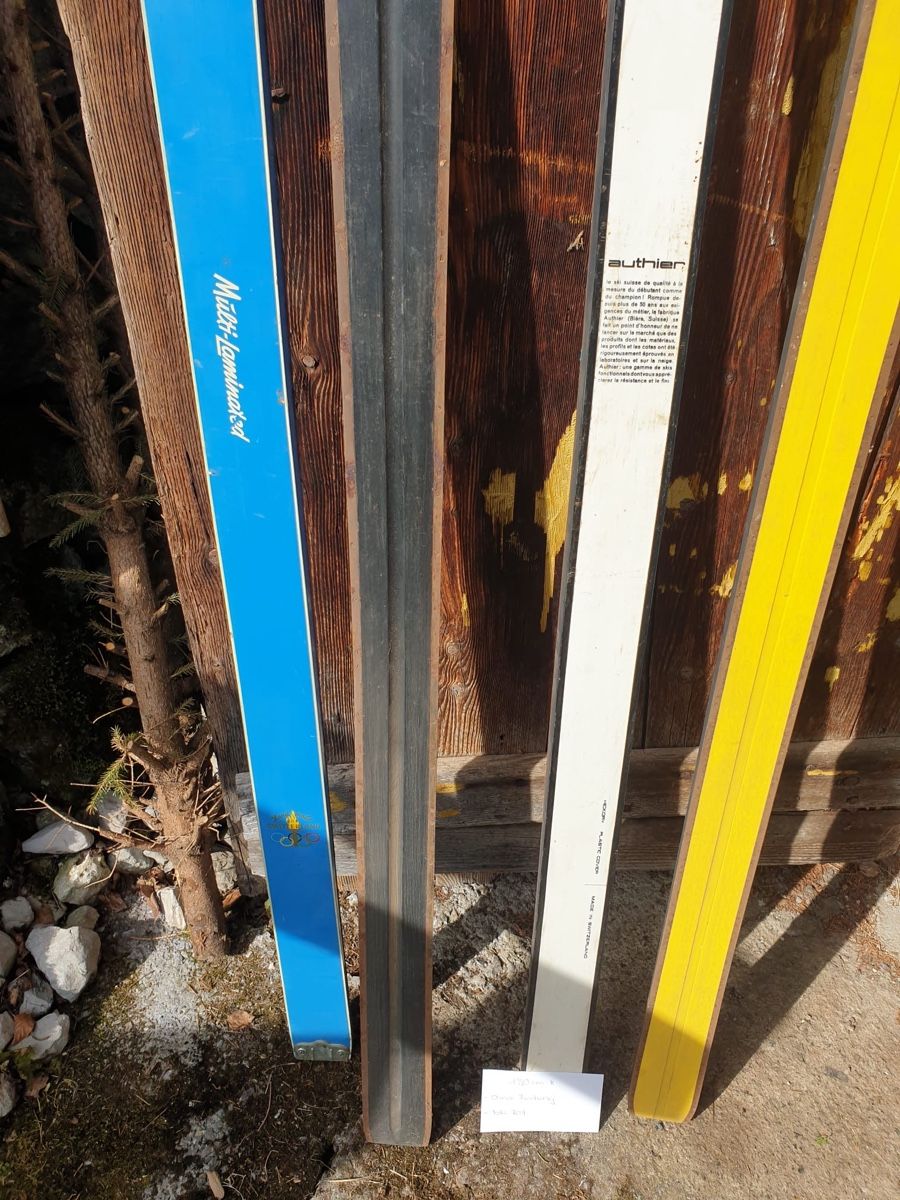 Sci: 2 antike Skier (ohne Bindung) – Usato da Oberurnen venduto da red_5myh 2