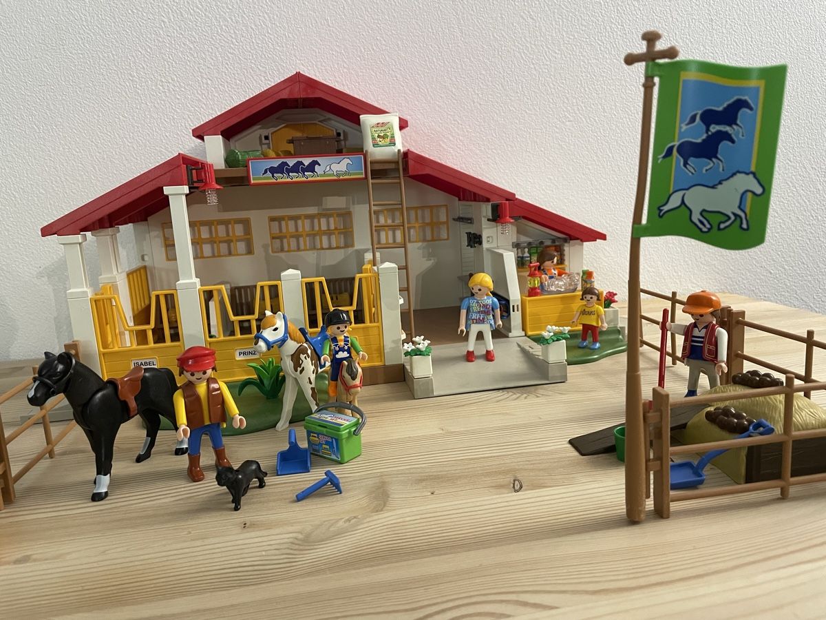 Playmobil Giocattoli: Playmobil Reiterhof – Usato da Chur venduto da Tsambiko 4