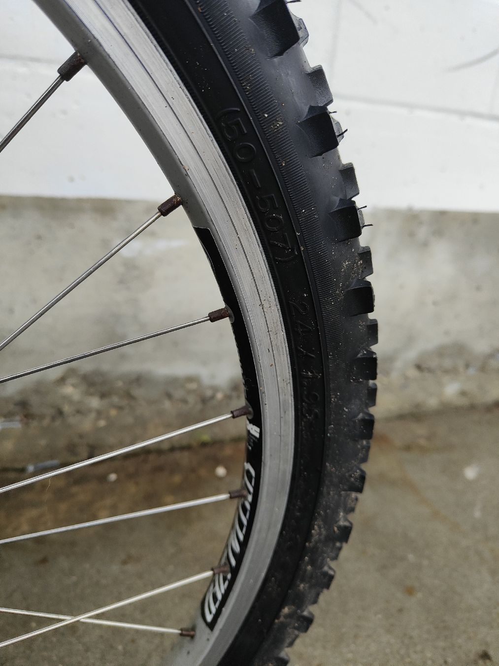 Specialized Velos: Jugend-Mountainbike Specialized Hotrock – Gebraucht aus Worb von  2