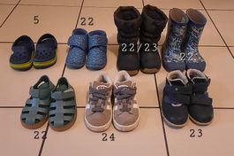 Basquettes bottes sandales crocs T22 à 24
