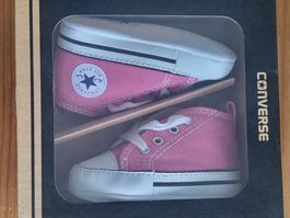 Baskets Converse rose neuf taille 17