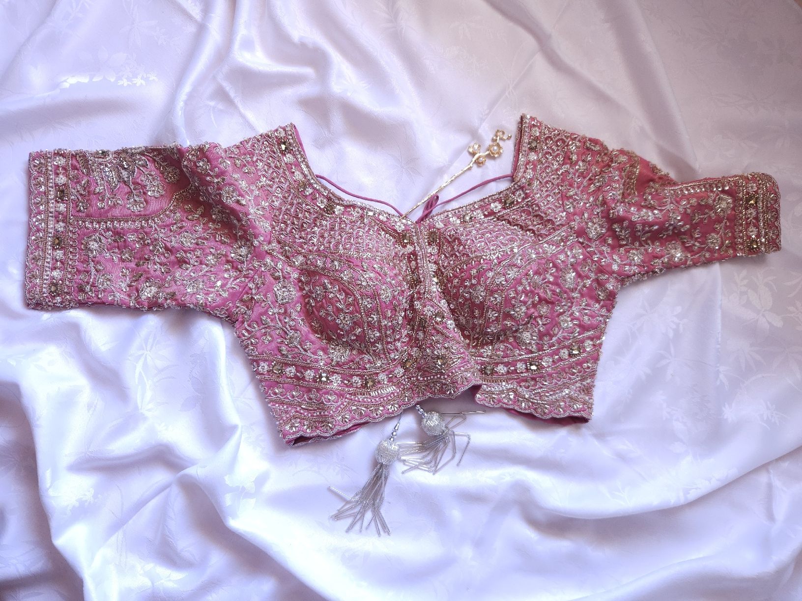Vestiti: Banarasi saree with blouse  – Nuovo e nell'imballaggio originale da Les Acacias venduto da minnie6 2