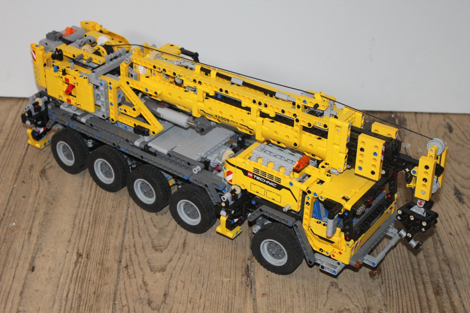 Lego Baukästen: Lego Technic Mobiler Schwerlastkran 42009 – Gebraucht aus Glarus von Toni-Glarus