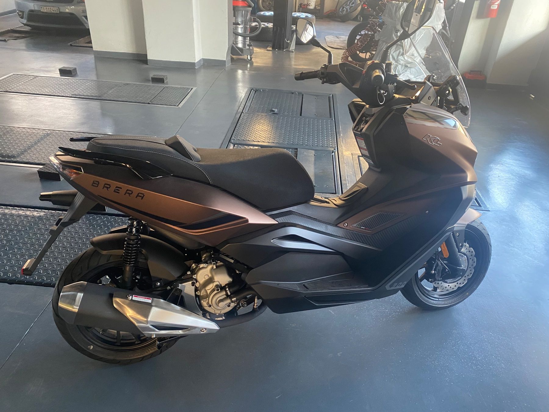 Scooter: Kl Brera 300 – Nuovo (secondo la descrizione) da Agno venduto da inf_h6y9 1