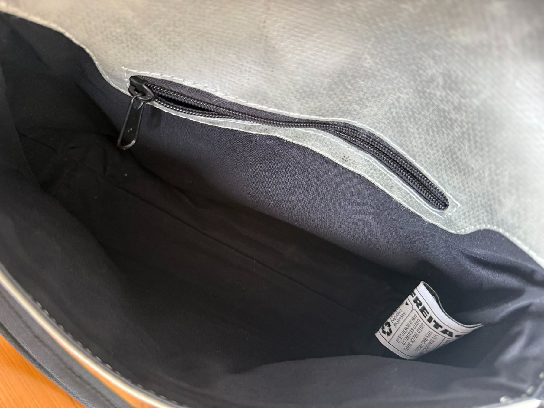 Freitag Sacs femmes: FREITAG – Modèle Laura – D'occasion à Neuchâtel par Cashmire 5