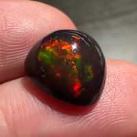 3.68 ct - Natural Ethiopian Opal - 12 x 12 mm