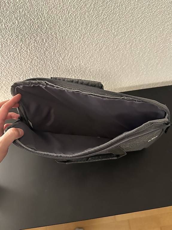 Borse: Notebook Tasche 14" Grau - wie neu – Nuovo e nell'imballaggio originale da Aarburg venduto da Kazck05 1