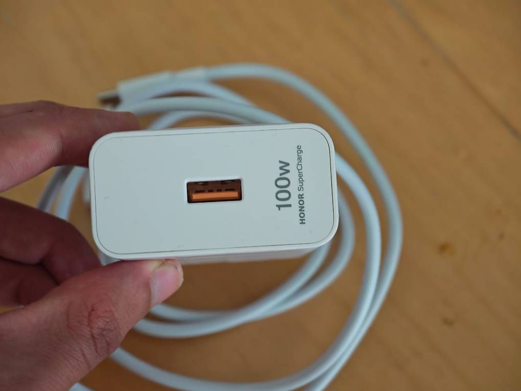 Caricabatterie: HONOR SuperCharge 100W Netzteil mit Kabel – Usato da Adliswil venduto da marko_saraf 1