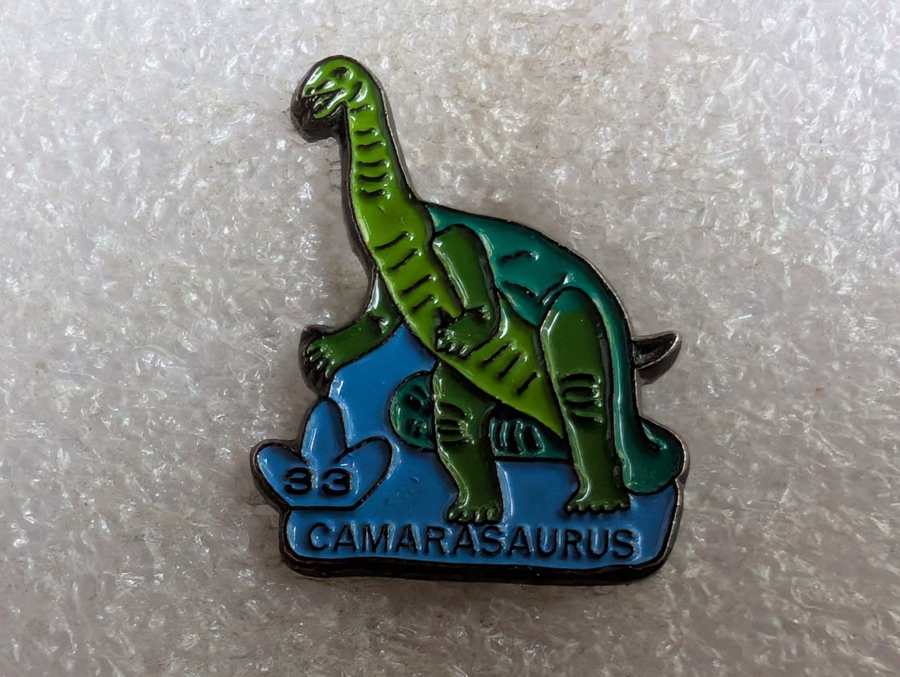 Placchette & Badge: Ansteckpin 222: Dinosaurier Serie Nr. 33 – Usato da Oppligen venduto da Pin-Fall-Shop