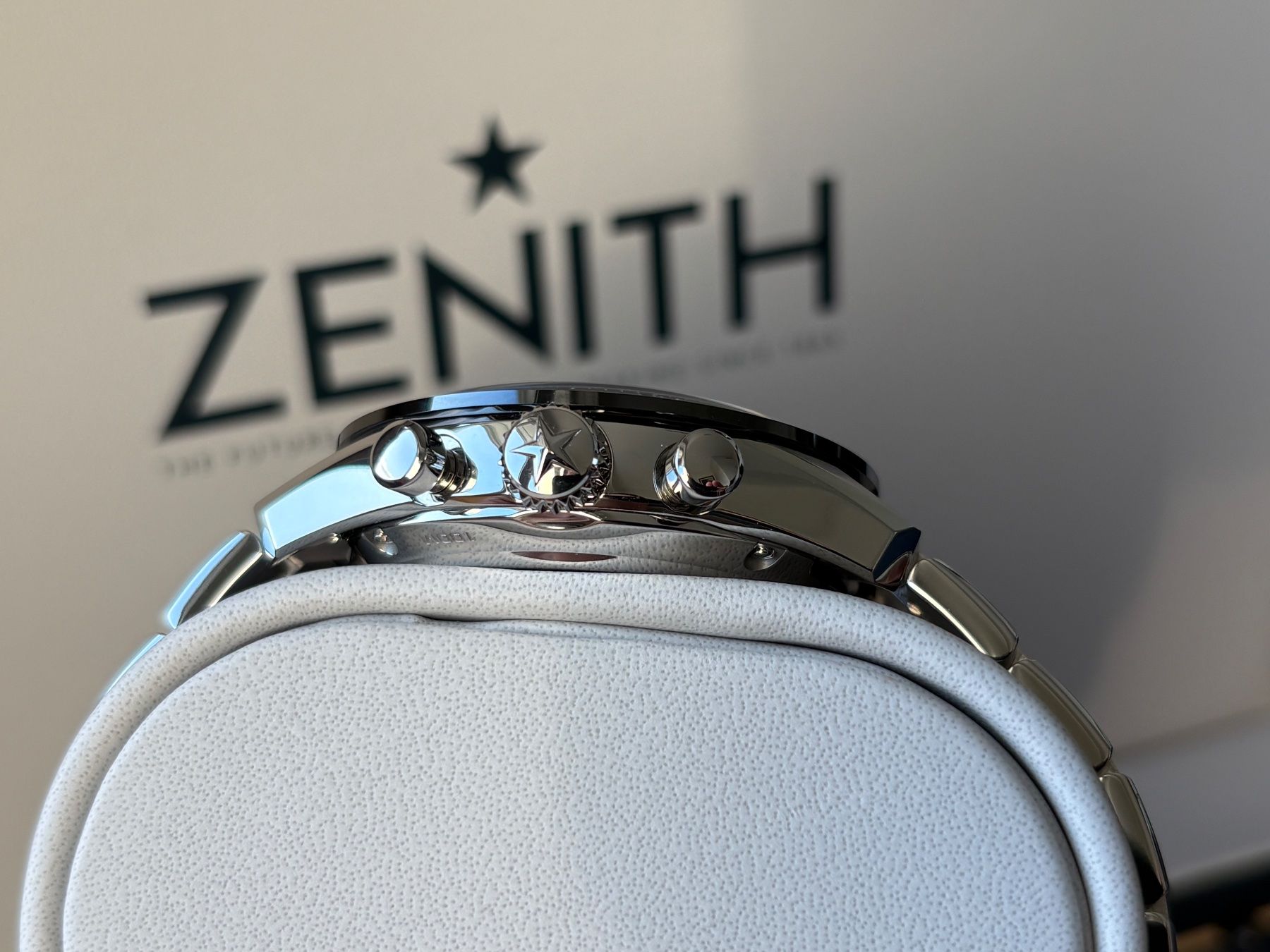 Zenith Montres: ZENITH Chronomaster Sport Fullset mit Garantie – D'occasion à Birsfelden par Mynos 7