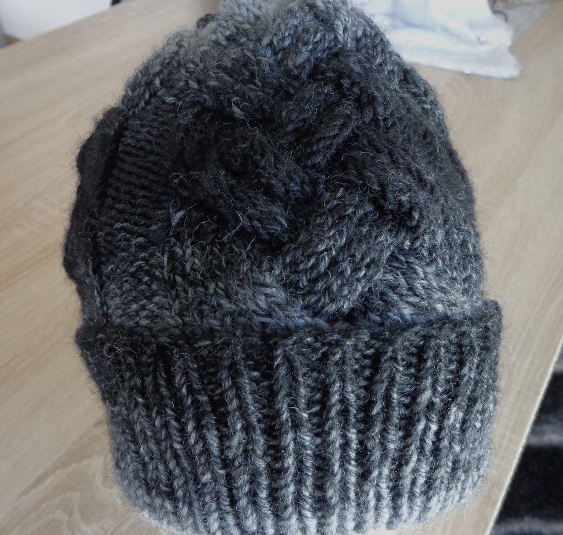 Copricapi, berretti & cappellini: MÜTZE TIARA IN S/G HANDGESTRICKT – Nuovo (secondo la descrizione) da Kreuzlingen venduto da Ylay 2