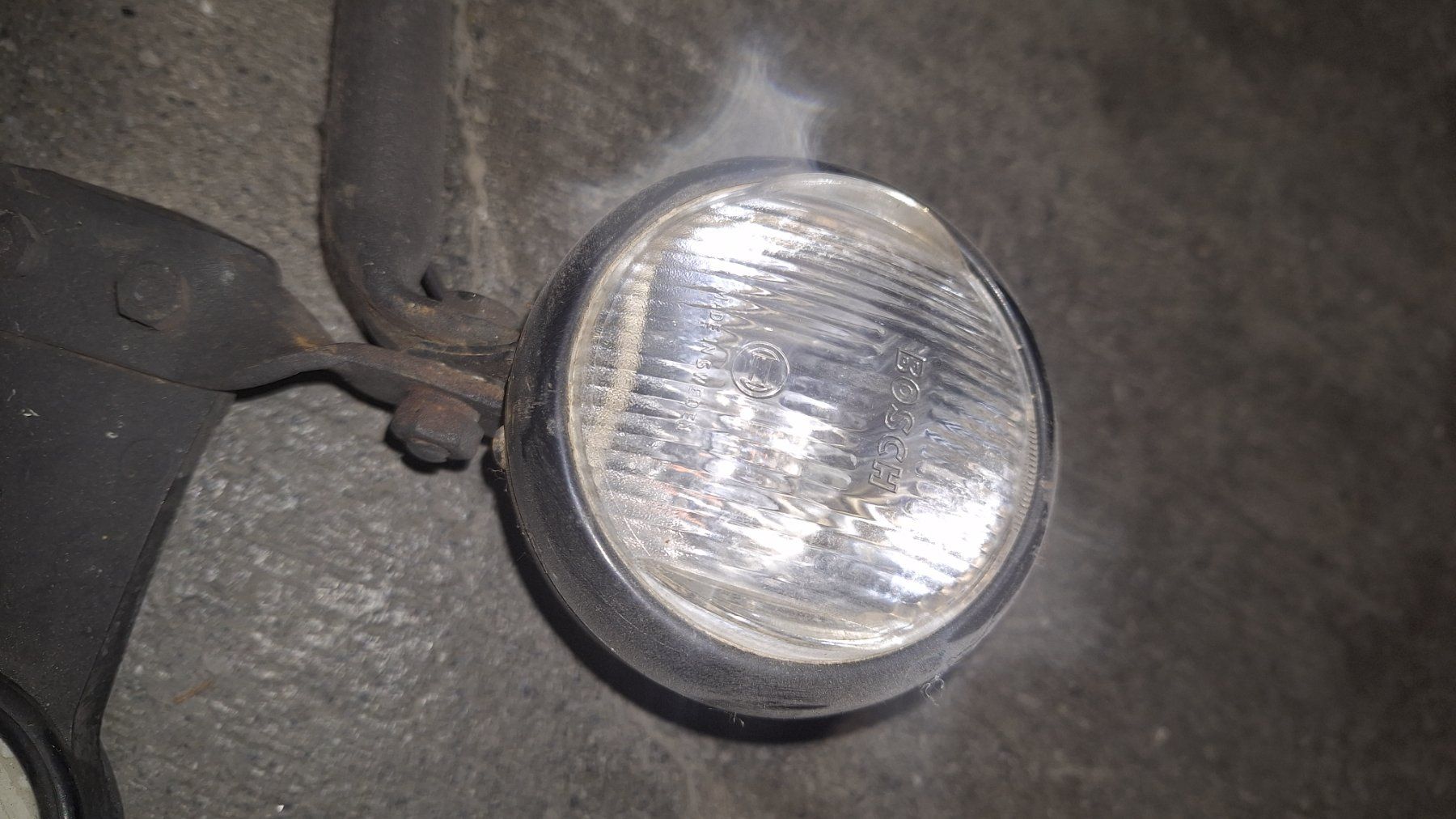 Bosch Fari: Scheinwerfer Bosch uralt Antik Lampe Einachser 80 mm Durchm. – Usato da Bilten venduto da Claas10 1