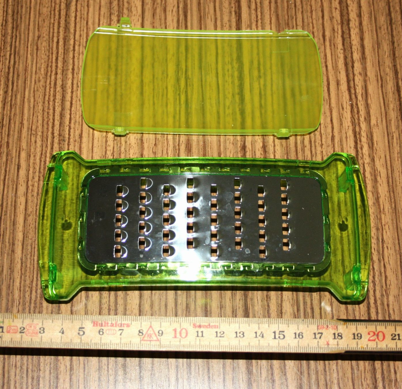 Elettrodomestici da cucina: Nicer Dicer Ersatzteile Reibe - Einsatz mit Schutzabdeckung – Usato da Flüelen venduto da Diversicum-Shop 1