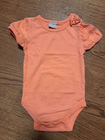 Body kurzarm mit Schleifchen Gr. 62