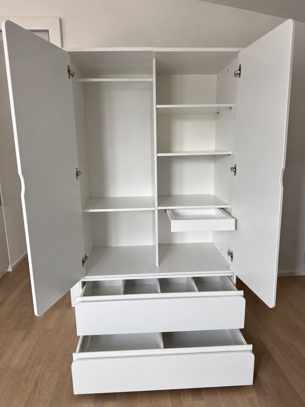 Flexa Armoires: FLEXA Kleiderschrank – D'occasion à Heiligkreuz (Mels) par cla_k55g 1