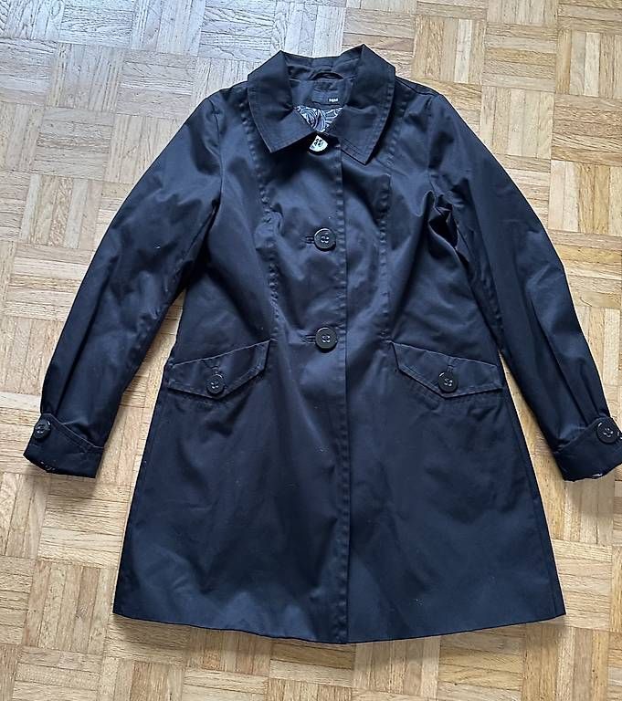 Cappotti: Schwarzer Trenchcoat Gr.M – Usato da Stäfa venduto da DearDarling