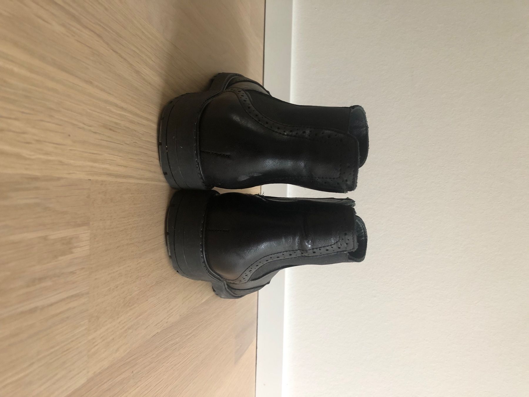 Massimo Dutti Scarpe per ragazze: Klassische Mädchen Stiefel – Usato da Zürich venduto da joa_xg9v 1