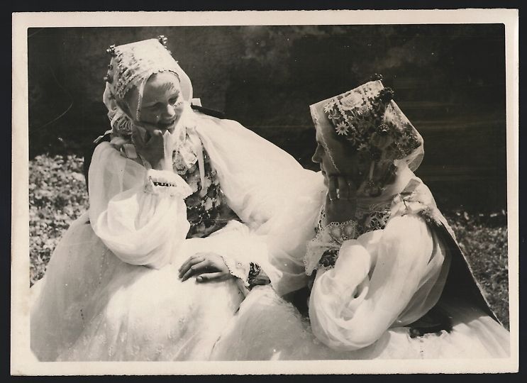 Fotografie & Manifesti: Fotografie Rumänien, Trachtenmädchen a – Usato da Berlin venduto da bartko-reher