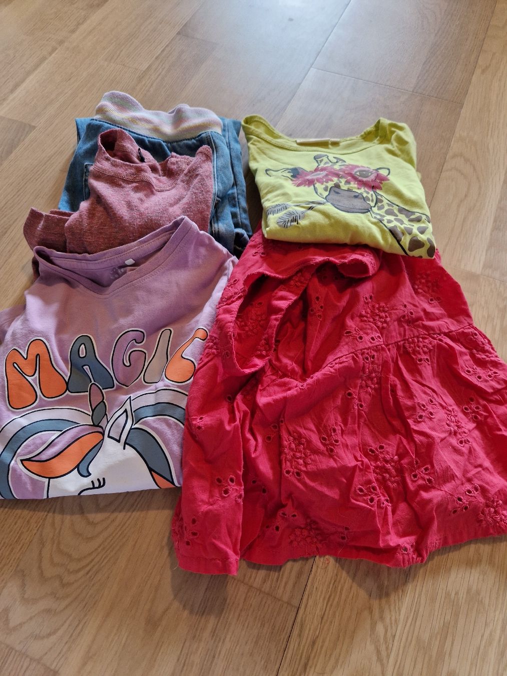 Lotti & Set di vestiti: Kinderkleider Gr.116 – Usato da Lützelflüh - Goldbach venduto da Annegret1988